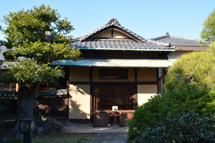 土地，邻居侵犯，财产权