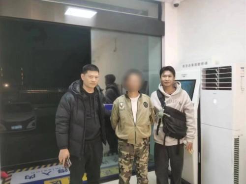 挪用公款后摇身一变成为火锅店长 警方：已经抓获！