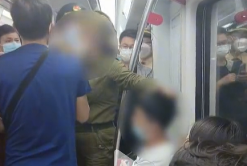 女子地铁殴打小伙称“男人必须站着”引热议