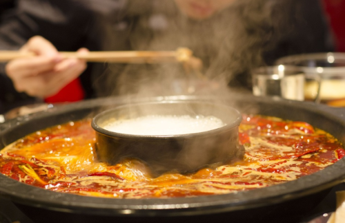 火锅店菜品中发现蓝环章鱼？食品安全让人捏把冷汗