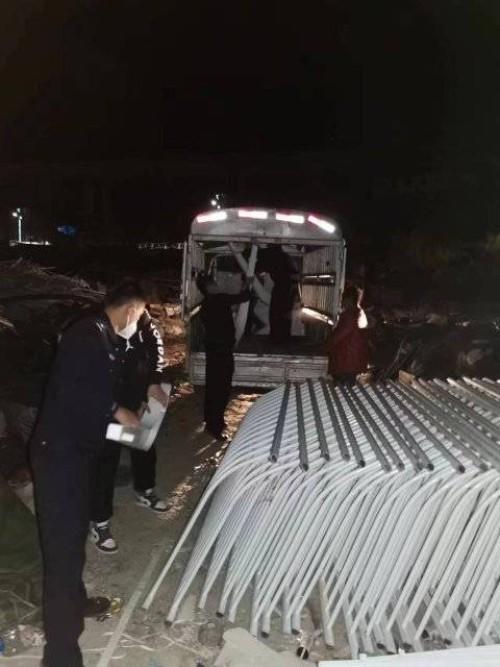盗窃公路围栏 一团伙被抓获